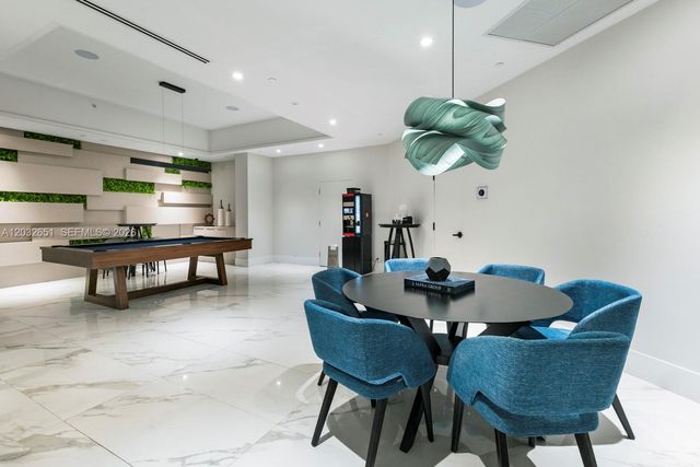 1000 W Island Boulevard 911, Aventura, FL 33160