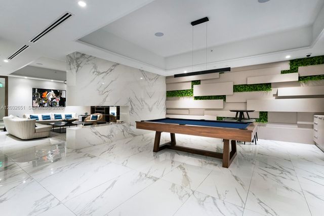 1000 W Island Boulevard 911, Aventura, FL 33160
