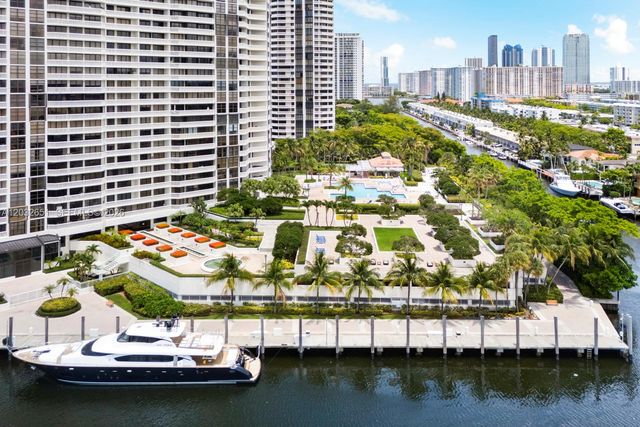 1000 W Island Boulevard 911, Aventura, FL 33160