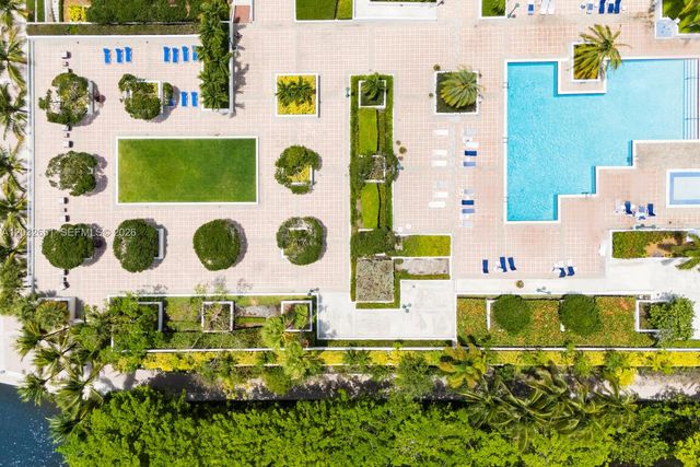 1000 W Island Boulevard 911, Aventura, FL 33160
