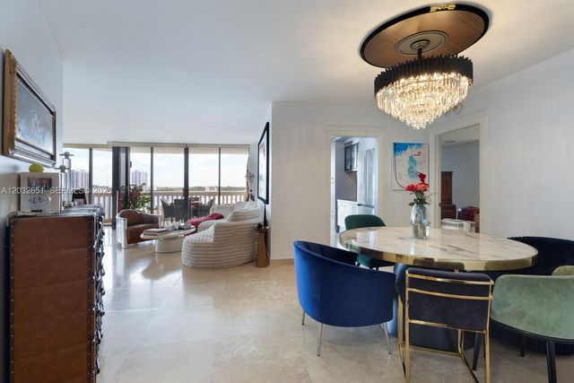 1000 W Island Boulevard 911, Aventura, FL 33160