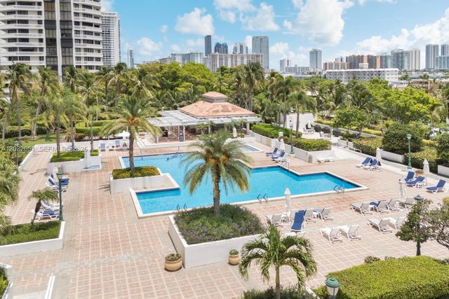 1000 W Island Boulevard 911, Aventura, FL 33160
