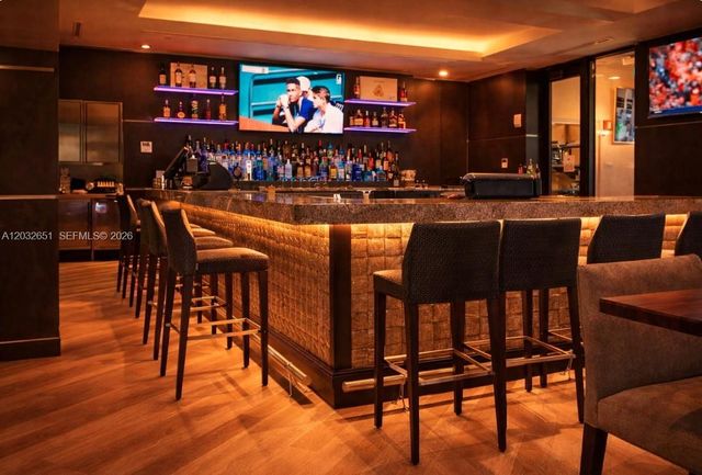 1000 W Island Boulevard 911, Aventura, FL 33160