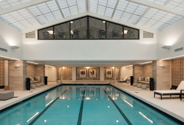 1000 W Island Boulevard 911, Aventura, FL 33160