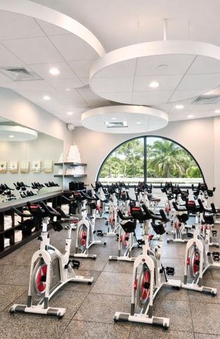 1000 W Island Boulevard 911, Aventura, FL 33160