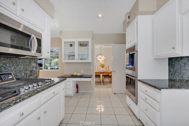 19615 Vintage Street, Northridge, CA 91324
