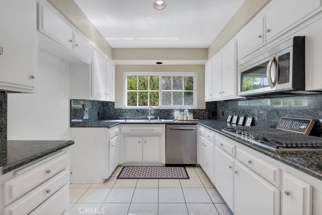 19615 Vintage Street, Northridge, CA 91324
