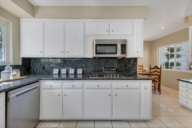 19615 Vintage Street, Northridge, CA 91324