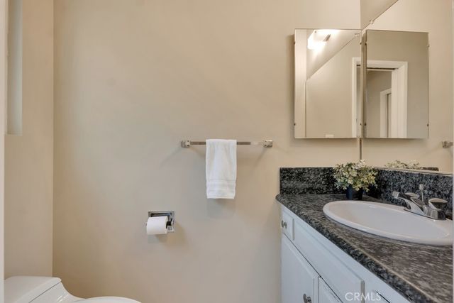 19615 Vintage Street, Northridge, CA 91324