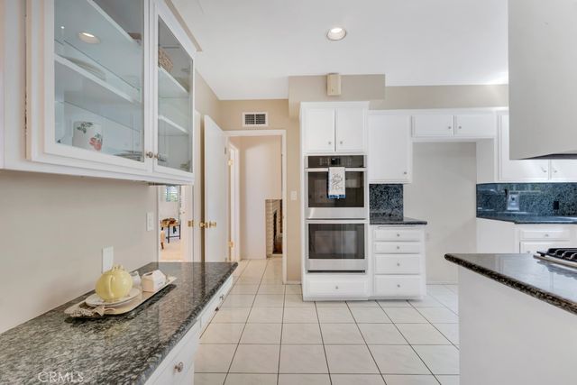 19615 Vintage Street, Northridge, CA 91324