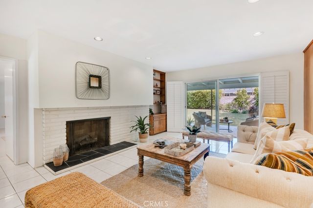 19615 Vintage Street, Northridge, CA 91324