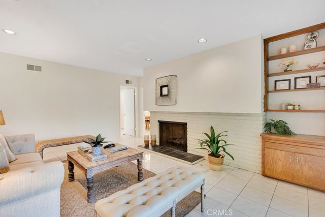 19615 Vintage Street, Northridge, CA 91324