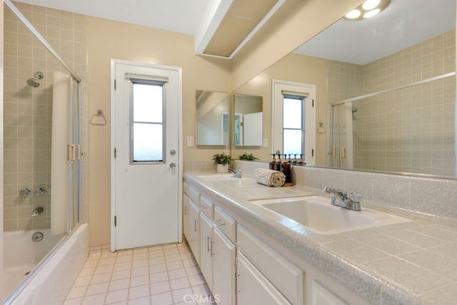 19615 Vintage Street, Northridge, CA 91324
