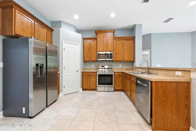 6759 CHESTER PARK Drive, Jacksonville, FL 32222