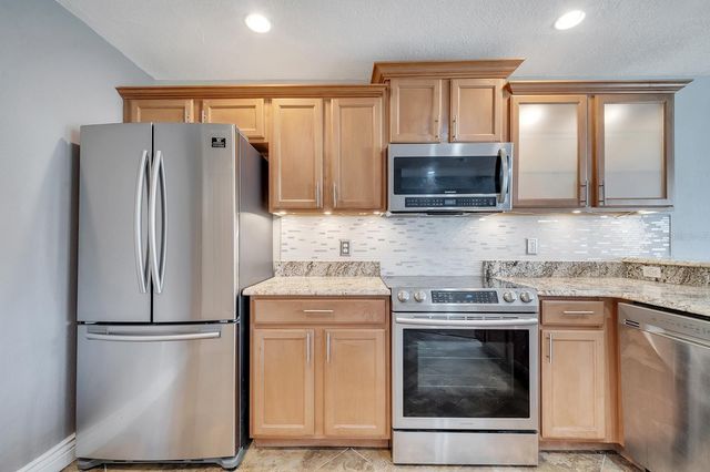 200 STERLING SPRINGS LANE, Altamonte Springs, FL 32714