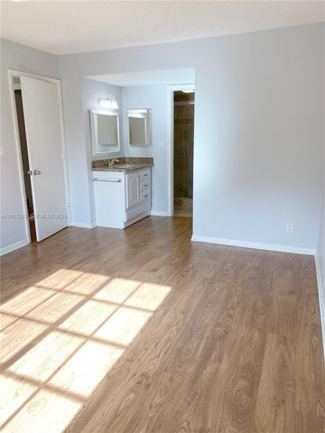 700 SE 2nd Ave 315, Deerfield Beach, FL 33441