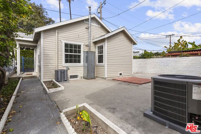 135 S Dillon Street, Los Angeles, CA 90057