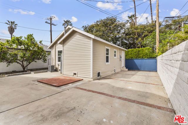 135 S Dillon Street, Los Angeles, CA 90057