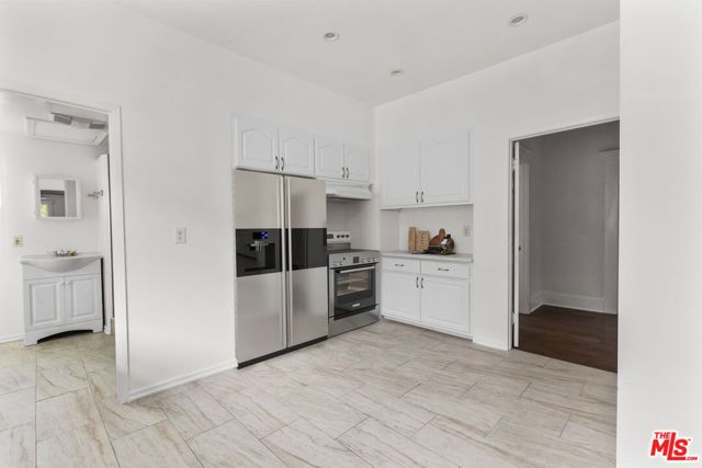 135 S Dillon Street, Los Angeles, CA 90057