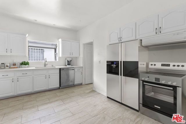 135 S Dillon Street, Los Angeles, CA 90057