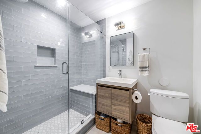 16 Quarterdeck Street 102, Marina Del Rey, CA 90292