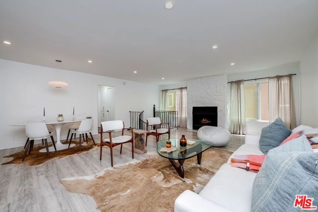 16 Quarterdeck Street 102, Marina Del Rey, CA 90292