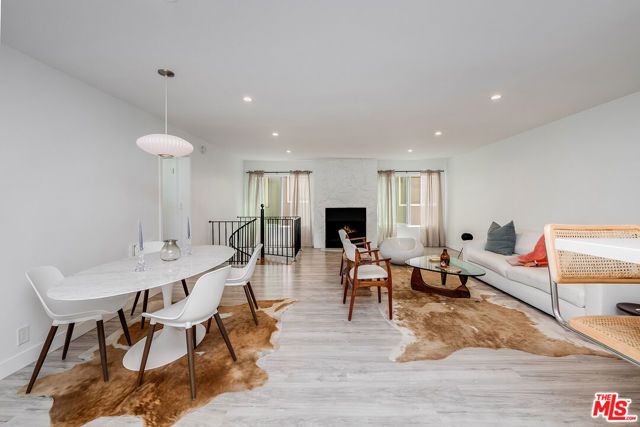 16 Quarterdeck Street 102, Marina Del Rey, CA 90292