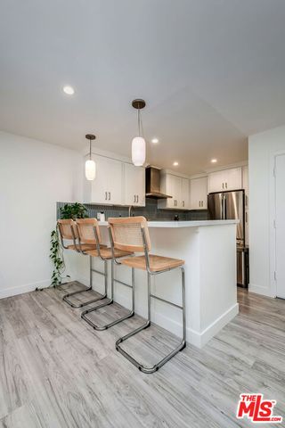 16 Quarterdeck Street 102, Marina Del Rey, CA 90292