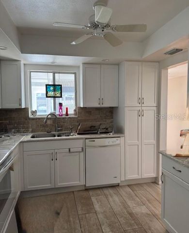 3957 LAKESIDE WAY 143, Sarasota, FL 34232