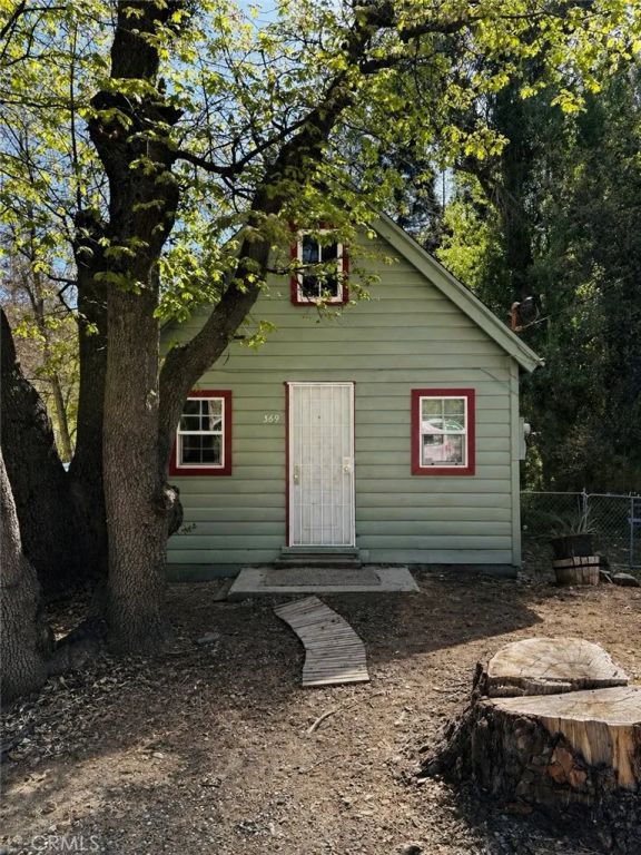 369 Log, Crestline, CA 92325