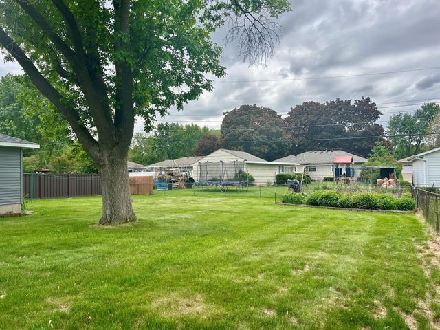 8212 15th Avenue S, Bloomington, MN 55425