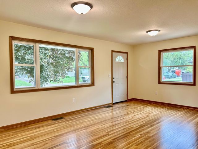 8212 15th Avenue S, Bloomington, MN 55425