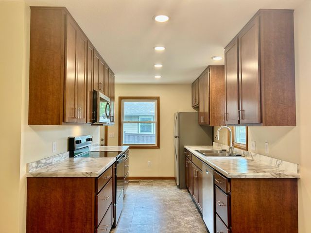 8212 15th Avenue S, Bloomington, MN 55425