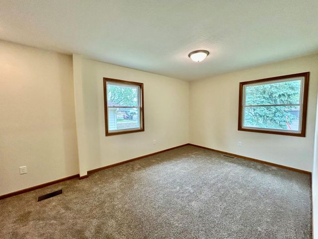 8212 15th Avenue S, Bloomington, MN 55425
