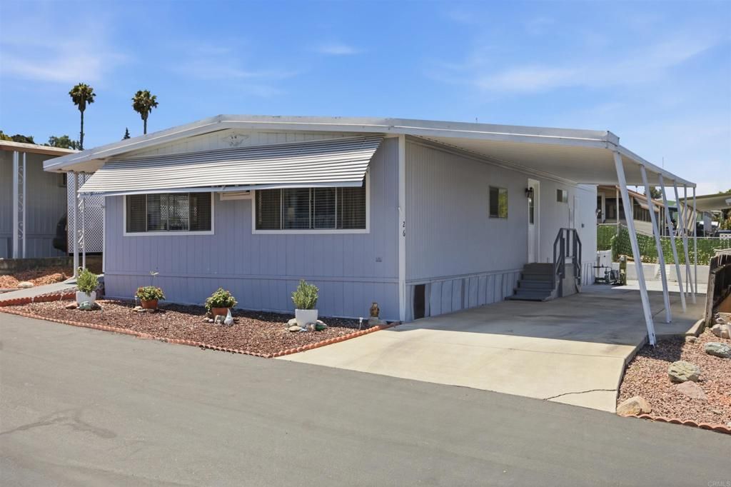 718 Sycamore 26, Vista, CA 92083 — exterior