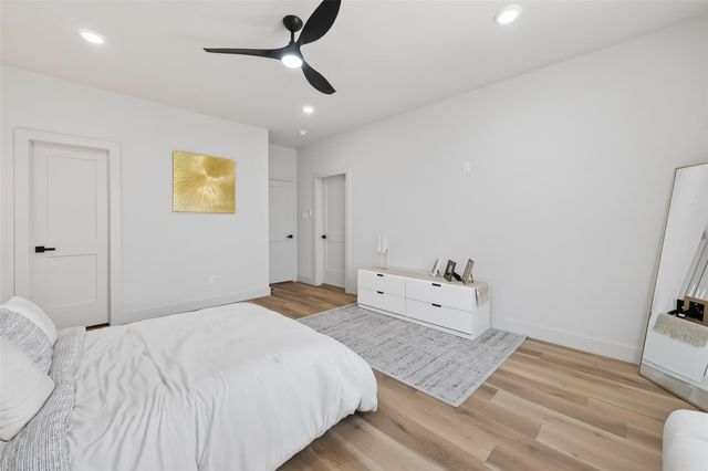957 Highland Light Lane, Houston, TX 77091
