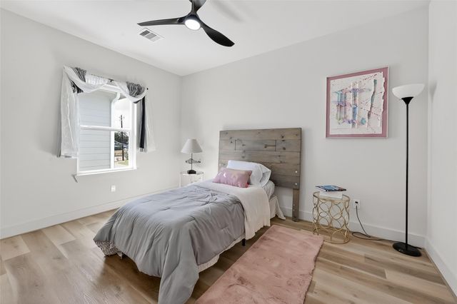 957 Highland Light Lane, Houston, TX 77091