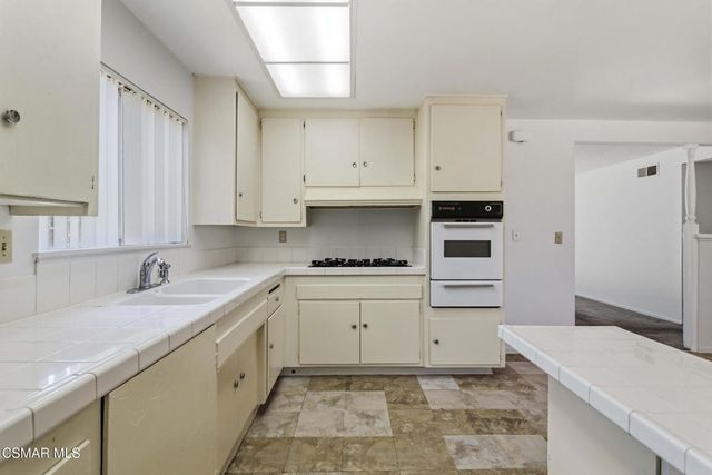 1520 Hilgard Avenue, Simi Valley, CA 93065