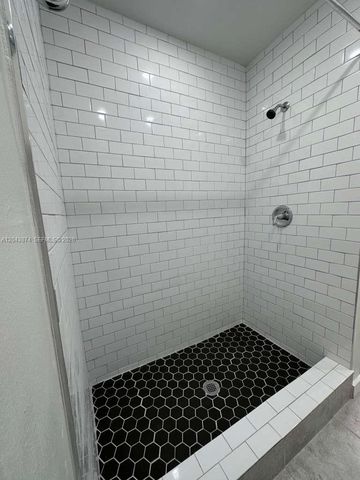 4805 NW 7th Street 10915, Miami, FL 33126