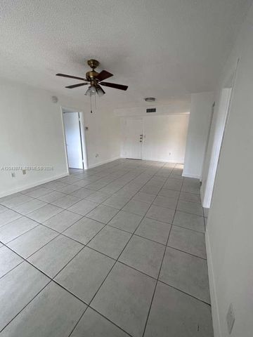 4805 NW 7th Street 10915, Miami, FL 33126