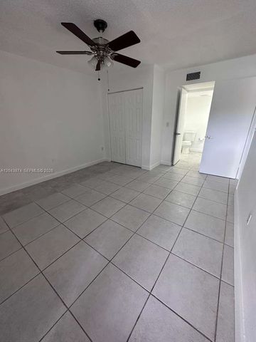 4805 NW 7th Street 10915, Miami, FL 33126
