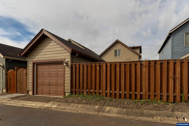 2371 Laura Vista Dr NW, Albany, OR 97321