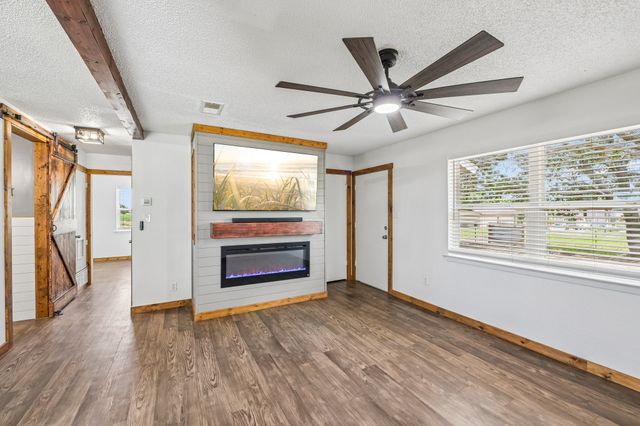 2762 W Highway 199, Springtown, TX 76082