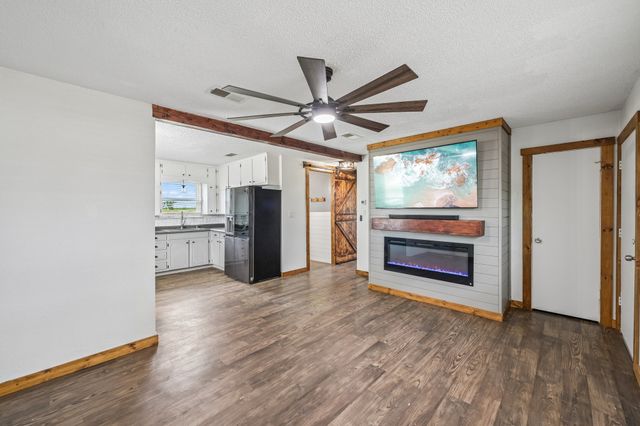 2762 W Highway 199, Springtown, TX 76082