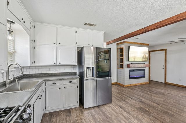 2762 W Highway 199, Springtown, TX 76082