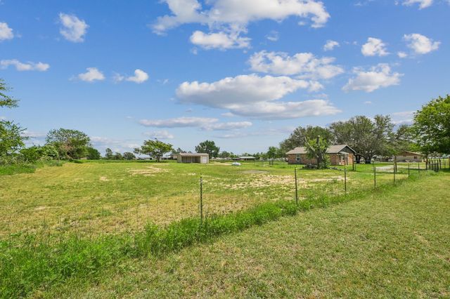 2762 W Highway 199, Springtown, TX 76082