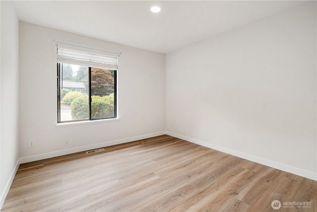 3216 171st Avenue NE, Bellevue, WA 98008
