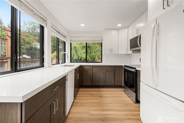 3216 171st Avenue NE, Bellevue, WA 98008