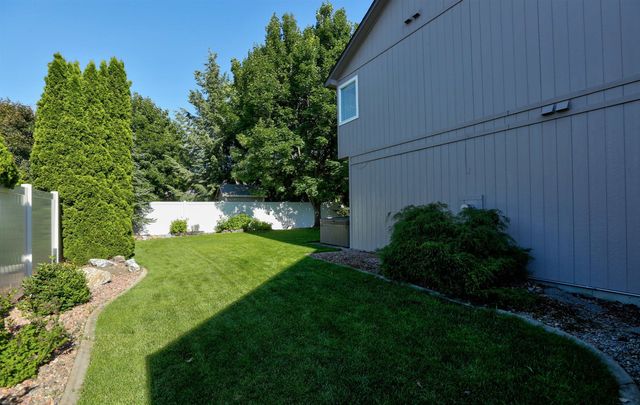 1621 S Rotchford Dr, Veradale, WA 99037