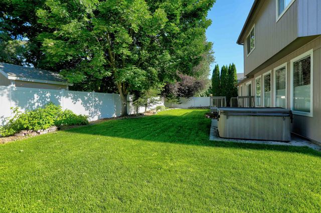 1621 S Rotchford Dr, Veradale, WA 99037